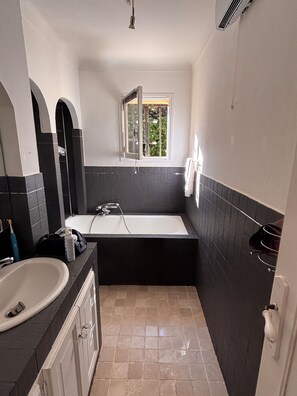 Towels - Charming villa for rent - Between the secret bay & Pampelonne beach (Ramatuelle)