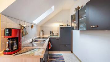 冷蔵庫、オーブン、コンロ、コーヒー / ティーメーカー