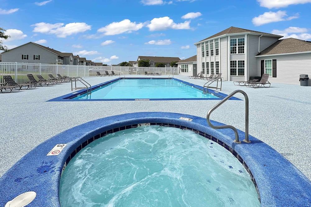Coastal Retreat - Stay for 6! - Foley, AL