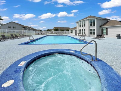 Coastal Retreat - Stay for 6!