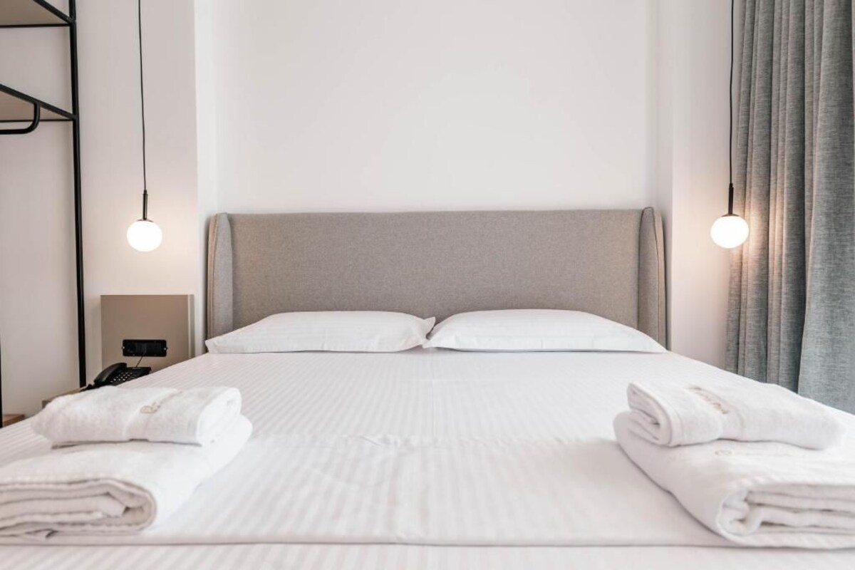 Soundproofing, WiFi (free)