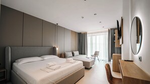 Suite (Suite with Pool View)