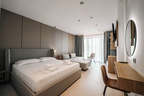 Suite (Suite with Pool View)