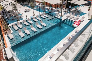 Suite (Suite with Pool View) | Terrace/patio
