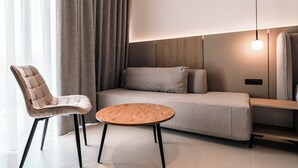 스위트 (Suite with Pool View)