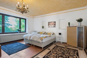 3 bedrooms, WiFi, bed sheets