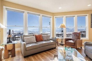 Smart-TV, Tischfußball, Computerbildschirme, Drucker