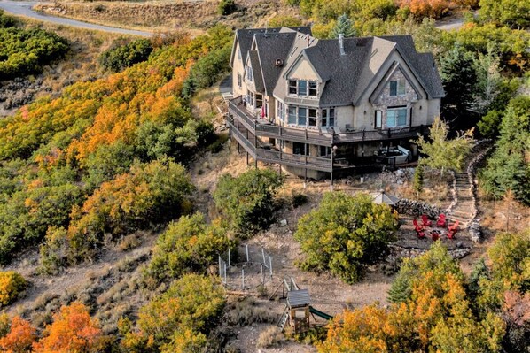 Exterior - Bella Vista | Sleeps 21 · Hot Tub · Mountain Views (Park City)