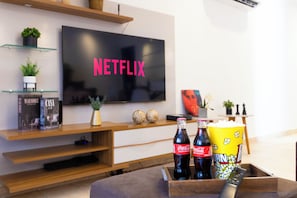 Villa | Wohnbereich | Fernseher