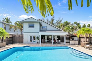 Outdoor pool - Amazing Tropical Pool House Delray Near Ocean- 4 bedrooms 3 baths- (Delray Beach)