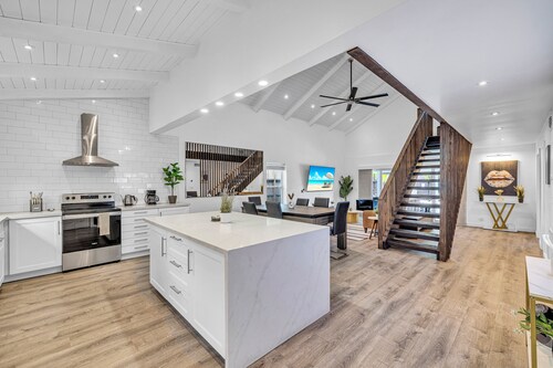 Amazing Tropical Pool House Delray Near Ocean- 4 bedrooms 3 baths-