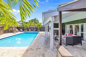 Outdoor pool - Amazing Tropical Pool House Delray Near Ocean- 4 bedrooms 3 baths- (Delray Beach)
