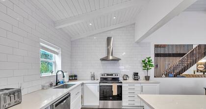 Amazing Tropical Pool House Delray Near Ocean- 4 bedrooms 3 baths-