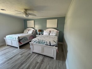 3 quartos, ferros/tábuas de passar roupa, Wi-Fi, roupa de cama