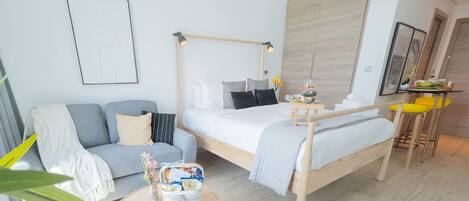 Bügeleisen/Bügelbrett, Reisekinderbett, WLAN