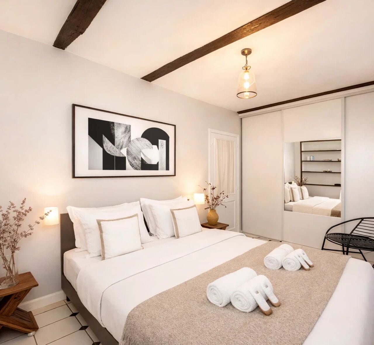 Apartemen Khas, pemandangan halaman | Setrika/meja setrika, tempat tidur bayi, Wi-Fi gratis, dan seprai linen