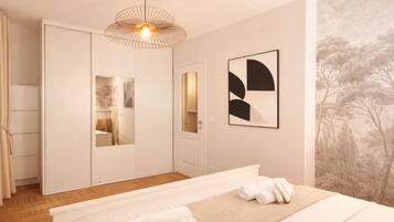 Signature Apartment, Courtyard View | Iron/ironing board, travel crib, free WiFi, bed sheets