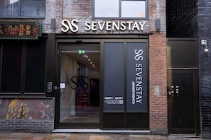 Exterior detail - Sevenstay Fleet Apt34 (Merseyside)