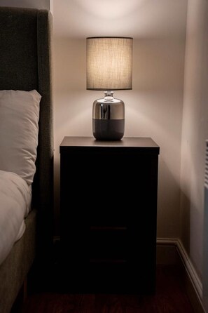 1 chambre, fer et planche à repasser, Wi-Fi, literie fournie