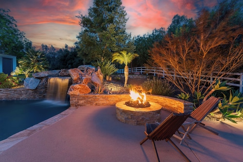 Family Fun Retreat! Pool, Theater, Games, Wineries