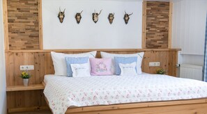 WiFi, bed sheets