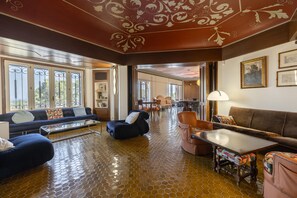 TV, fireplace, DVD player, table tennis