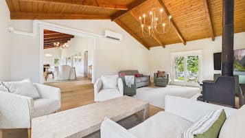 Classic House | Living area