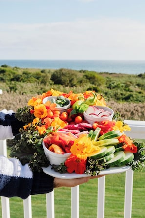 Daily buffet breakfast for a fee - Eureka Hotel (New Shoreham)