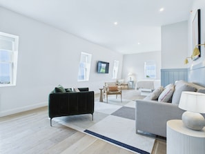 Room 301 | Cortinas opacas, tabla de planchar con plancha, wifi gratis