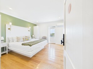 Room 201 | Blackout drapes, iron/ironing board, free WiFi, bed sheets