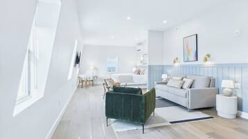 Room 301 | Cortinas blackout, ferros/tábuas de passar roupa, Wi-Fi de cortesia