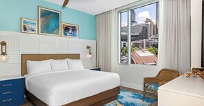 Tabla de planchar con plancha, wifi, ropa de cama