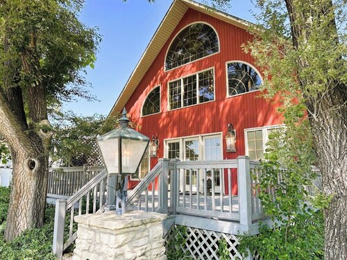 Red Haven Retreat - County Lake & Park