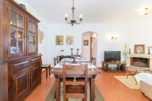 Dining - Holiday Home 'Margarida' with Private Terrace, Balcony and Wi-Fi (Longueira/Almograve)