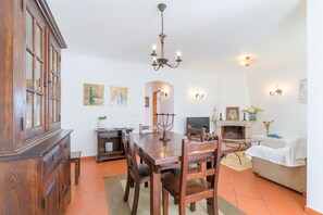 Dining - Holiday Home 'Margarida' with Private Terrace, Balcony and Wi-Fi (Longueira/Almograve)