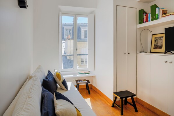 Comfort Apartment, City View
