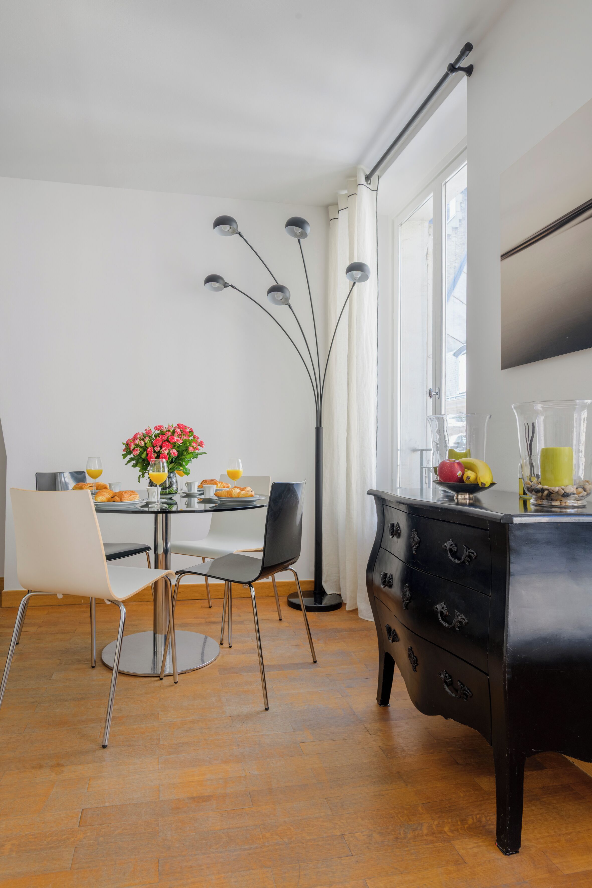 Comfort Apartment, City View | In-room dining