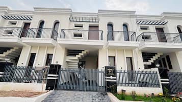 Villa, 4 Bedrooms, Smoking, Balcony | Exterior