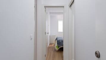 Nhà | 2 phòng ngủ, bàn ủi/dụng cụ ủi quần áo