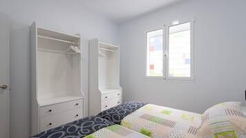 2 bedrooms, iron/ironing board