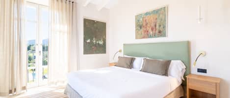 4 bedrooms, WiFi, bed sheets