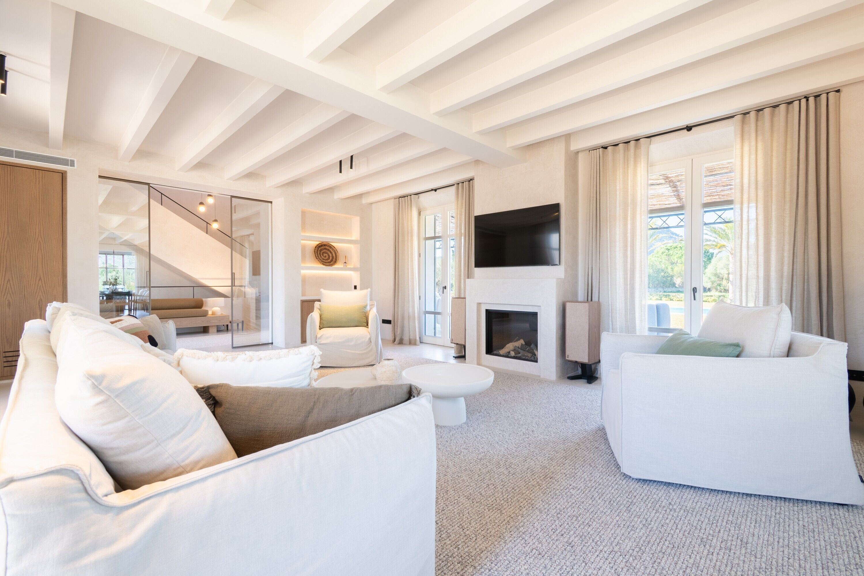 TV, fireplace, video games