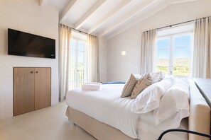 4 chambres, fer et planche à repasser, Wi-Fi, literie fournie