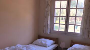 2 bedrooms, bed sheets