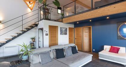 Villa 'Maison Contemporaine Céleste' avec vue sur les montagnes, piscine privée et Wi-Fi