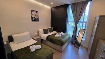 2 Schlafzimmer, Schreibtisch, Bügeleisen/Bügelbrett, kostenloses WLAN