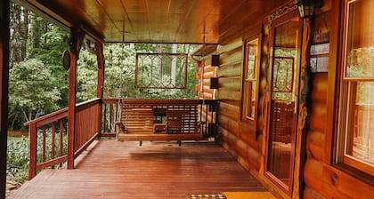 Peaceful Mountain Log Cabin Getaway with Hot Tub!