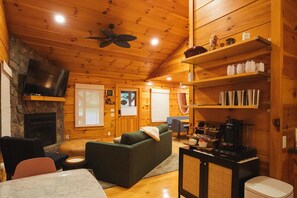 Smart TV, fireplace, video games, stereo - Peaceful Mountain Log Cabin Getaway with Hot Tub! (Hillsville)