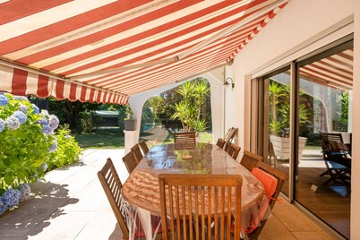 Villa 'Au Coeur Des Pins' with Private Pool, Private Garden and Wi-Fi
