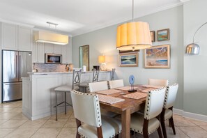 Lägenhet - flera sängar (Grand Pointe 801) | Restauranger